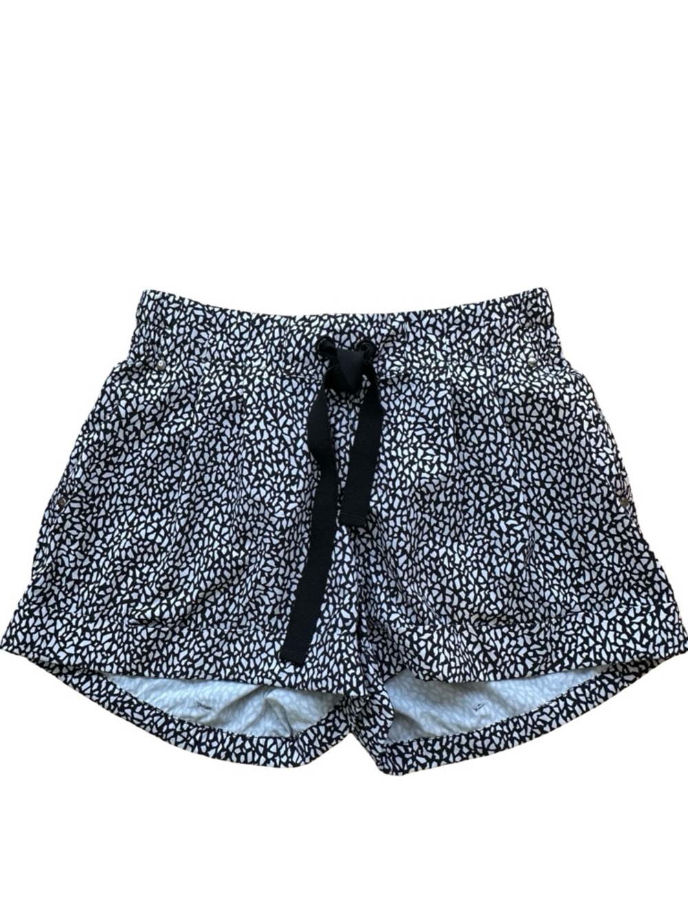 LULULEMON Spring Break Away Short Miss Mosaic Black Size 6
